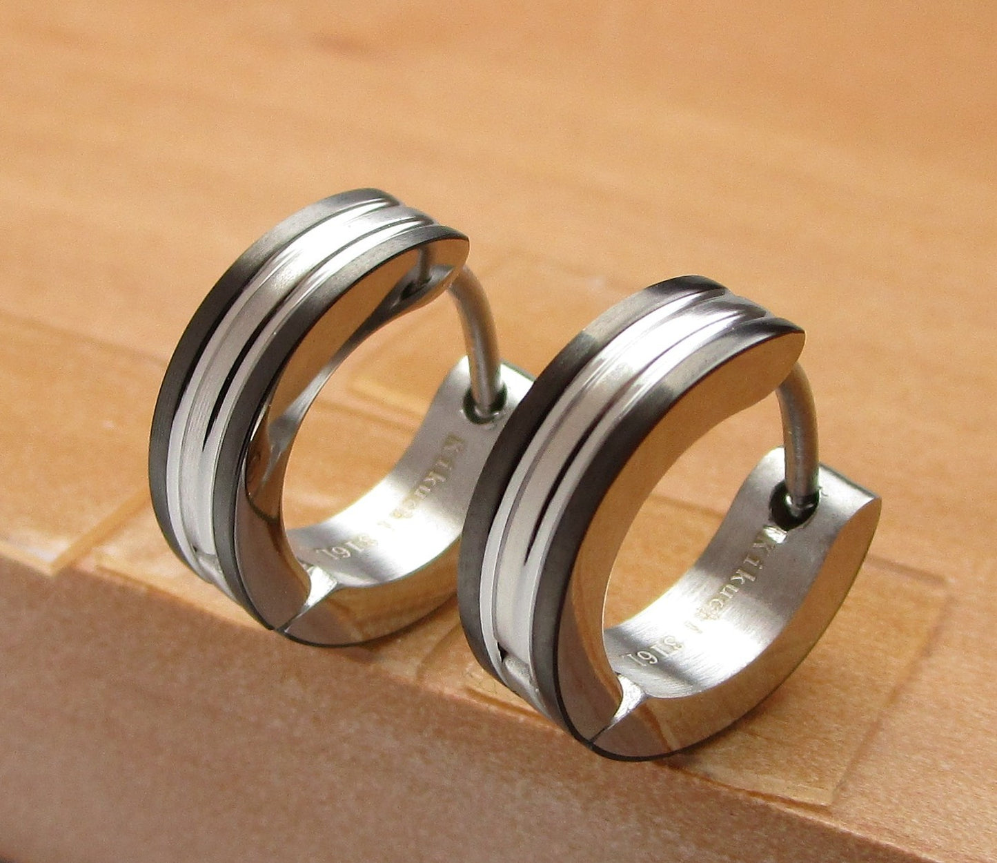 ✨ Unisex Edelstahl Ohrringe Creolen 2 Rillen Gerade Hoop Silber Blau Gold Schwarz ER15120