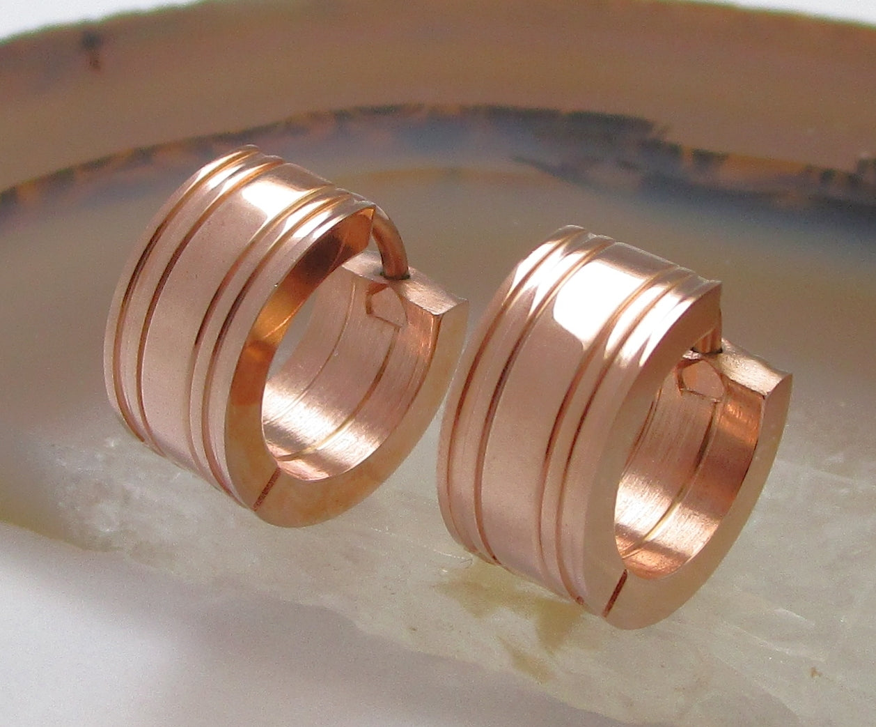 🔶 Unisex Edelstahl Ohrringe Klapp Creolen 6,5mm Kantig Fräsung Silber Rotgold Schwarz ER15129