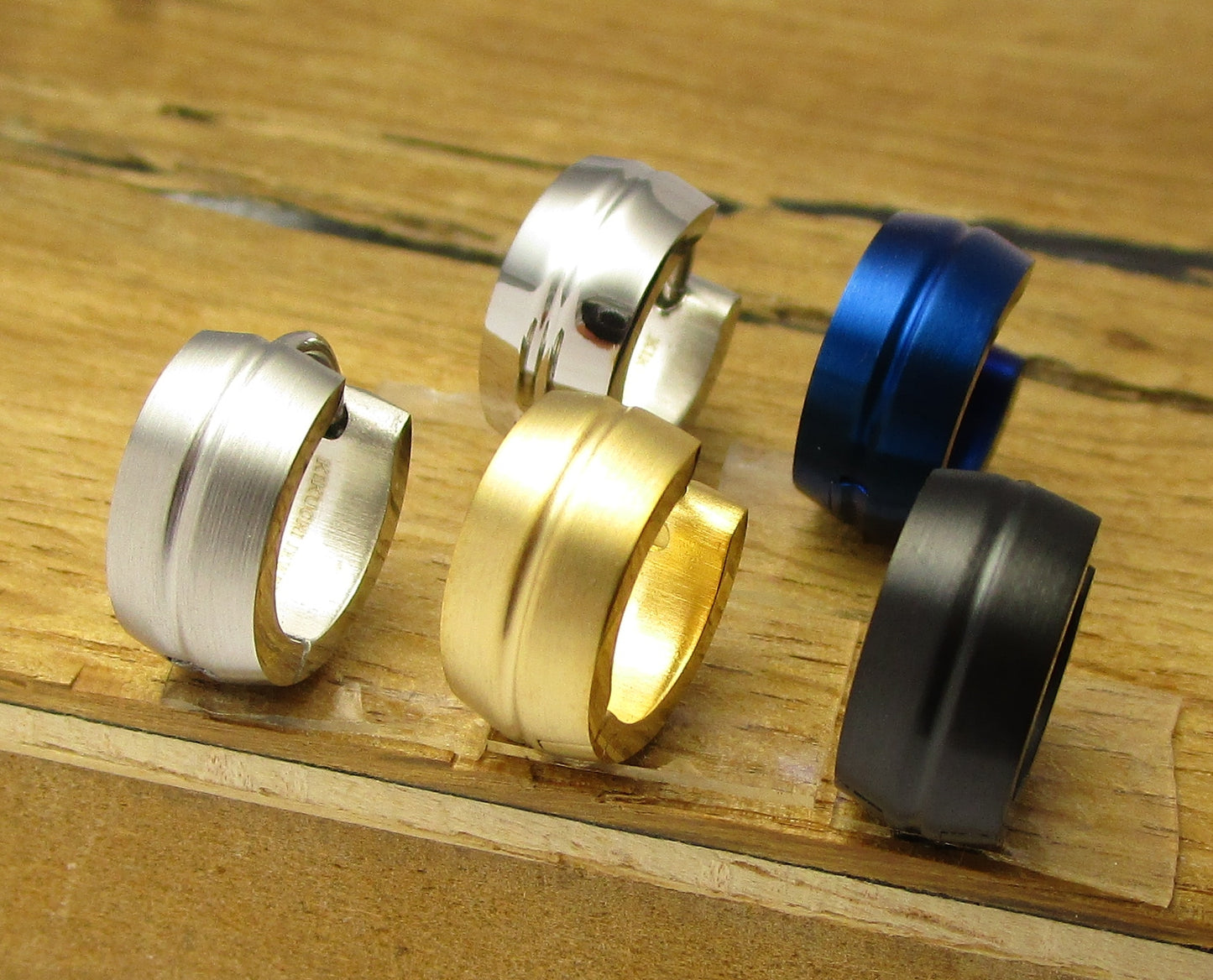 ✨ Edelstahl Ohrringe 6 mm Creolen Bogen Fräsung Ohrstecker Huggie Silber Blau Gold Schwarz Herren Damen ER15178