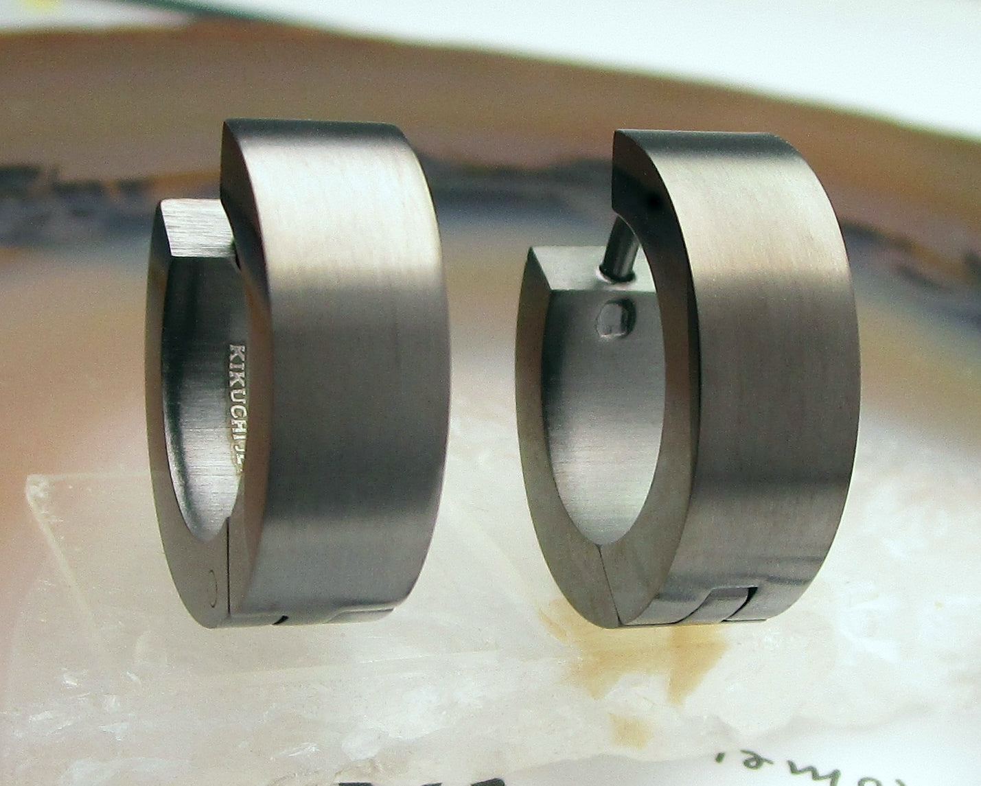 đ¶ Titan StĂ€bchen Ohrringe Edelstahl Klapp Creolen Eisenschwarz Matt HochglĂ€nzend Ă 13 - 18 mm