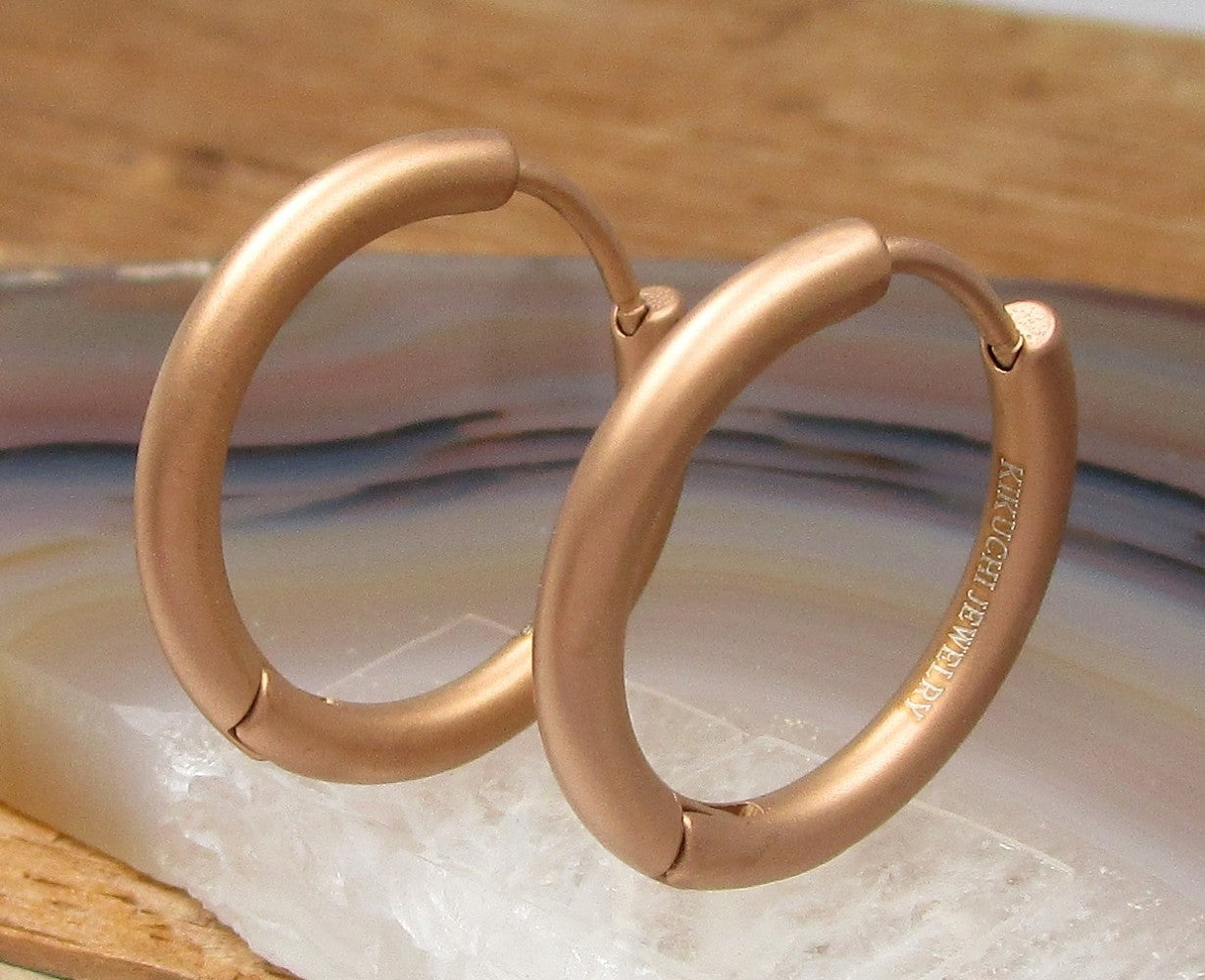 Kikuchi Tube Earrings Titanium Rods Stainless Steel Hoop Earrings Cappuccino Gold Sandblasted High Polish Ø 12-20 mm 3 Sizes