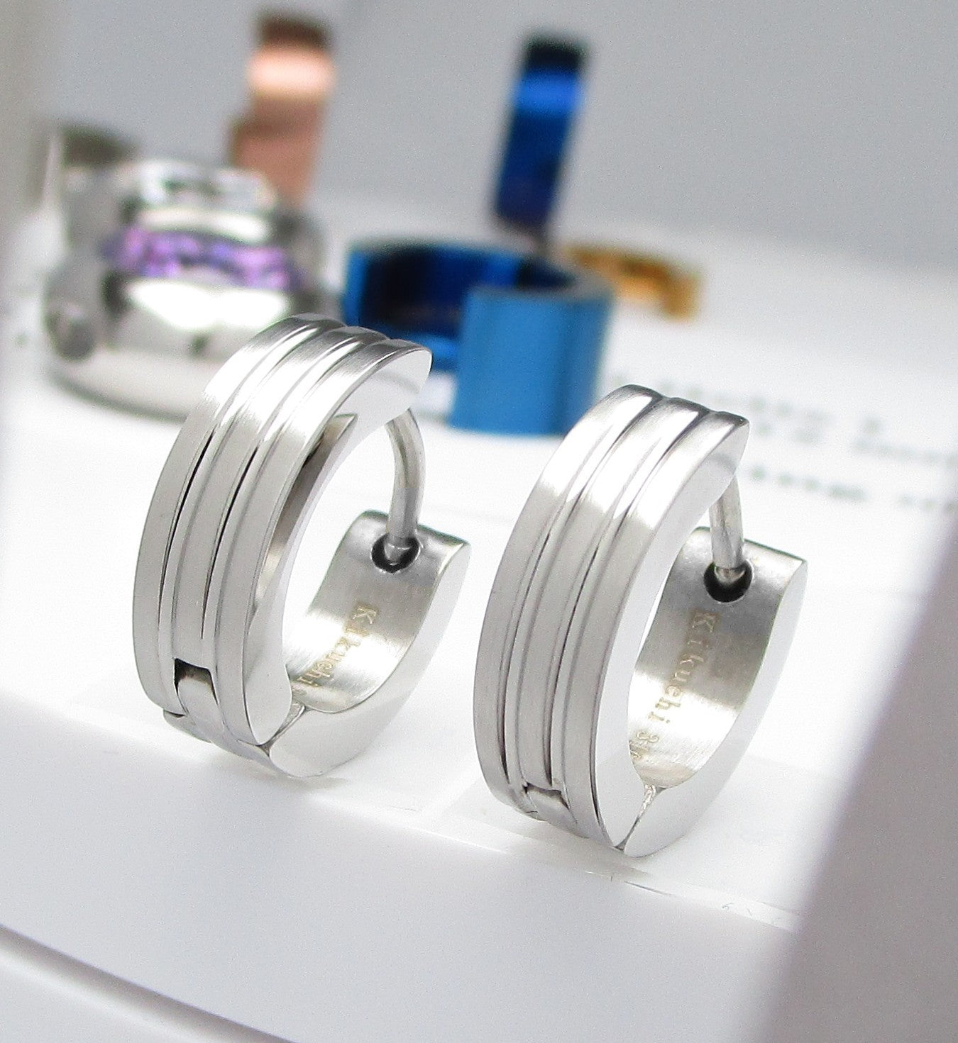 ✨ Unisex Edelstahl Ohrringe Creolen 2 Rillen Gerade Hoop Silber Blau Gold Schwarz ER15120