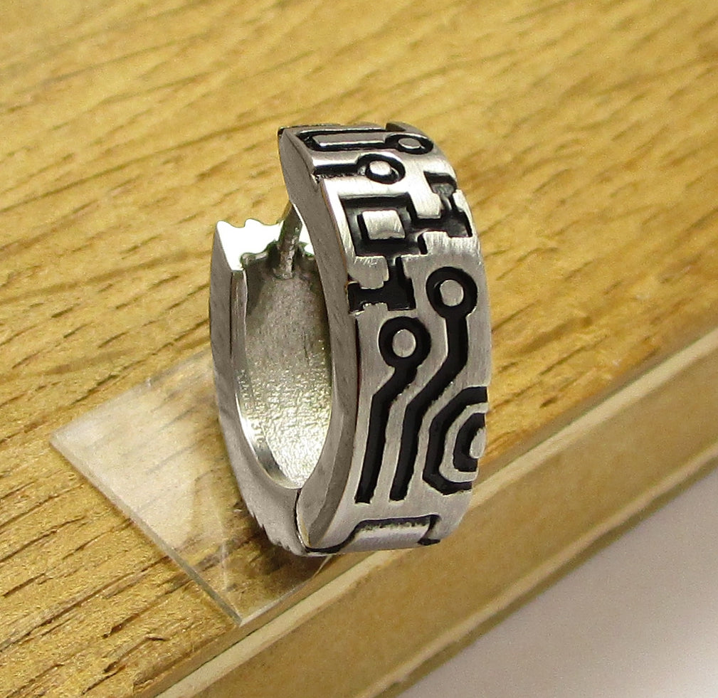 🎉 Herren Ohrring Edelstahl Creole Ø 17 mm Casting Chips Silber Schwarz Matt