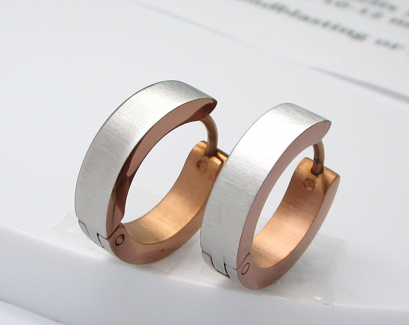 🔶 Ø 16 mm Ohrringe Horizontal gebürstet mit 18g Titan Stab Zweifarbig Klapp Creolen Ohrclicker Kantig Schwarz Gold Blau Bronze ERTS039