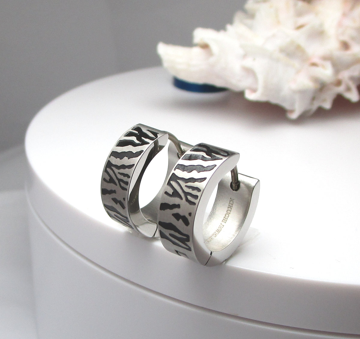 🔶 Ø 16 mm Titan Stab Ohrringe Schwarz Silber Zebra Enamel Glänzend Matt Klapp Creolen 18g ERTS041