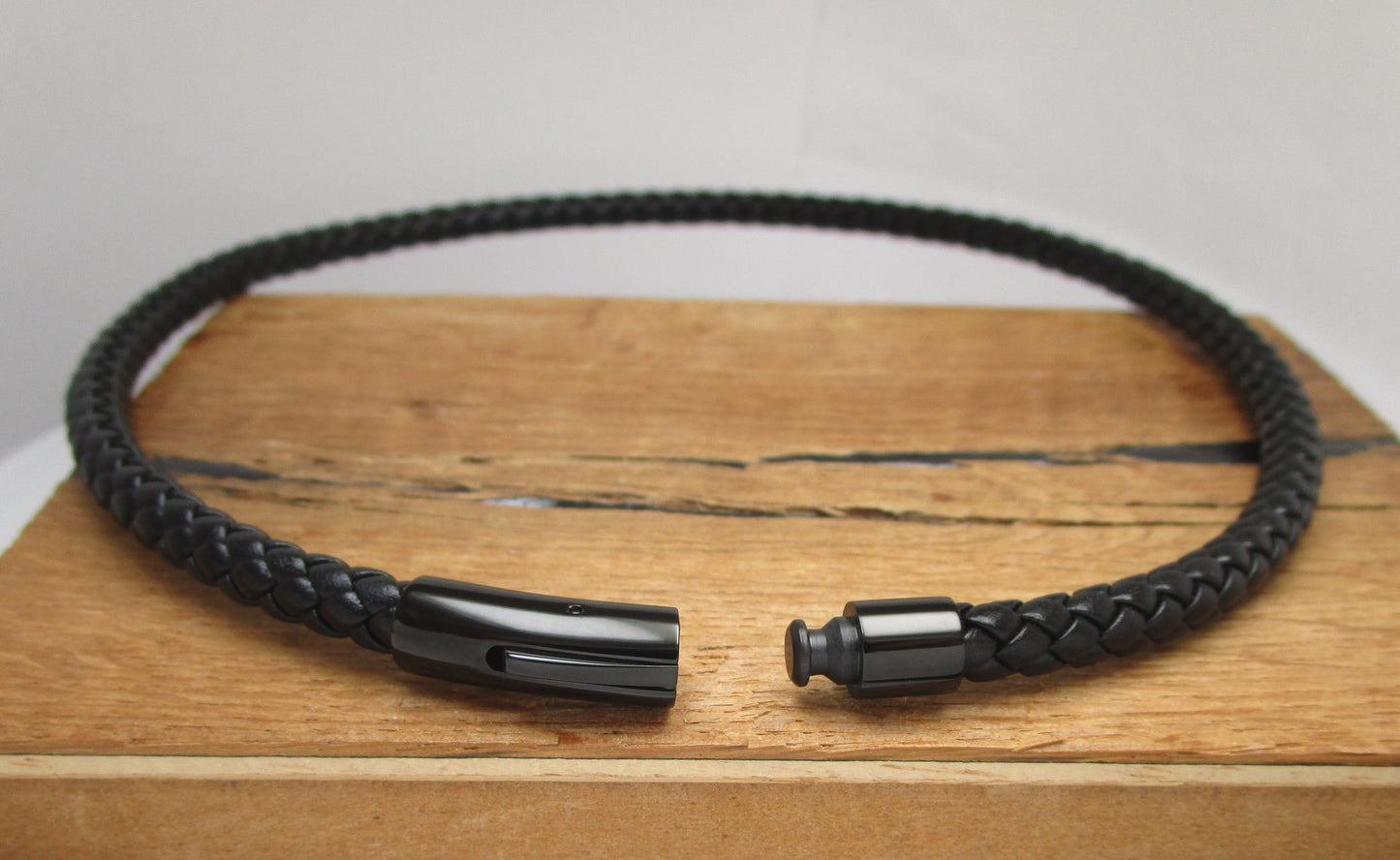 🔶 Unisex Lederhalsband Schwarz Kalbsleder aus sechs Bändern geflochten Ø 6mm mit Schwarzen Edelstahl Verschluss TOP